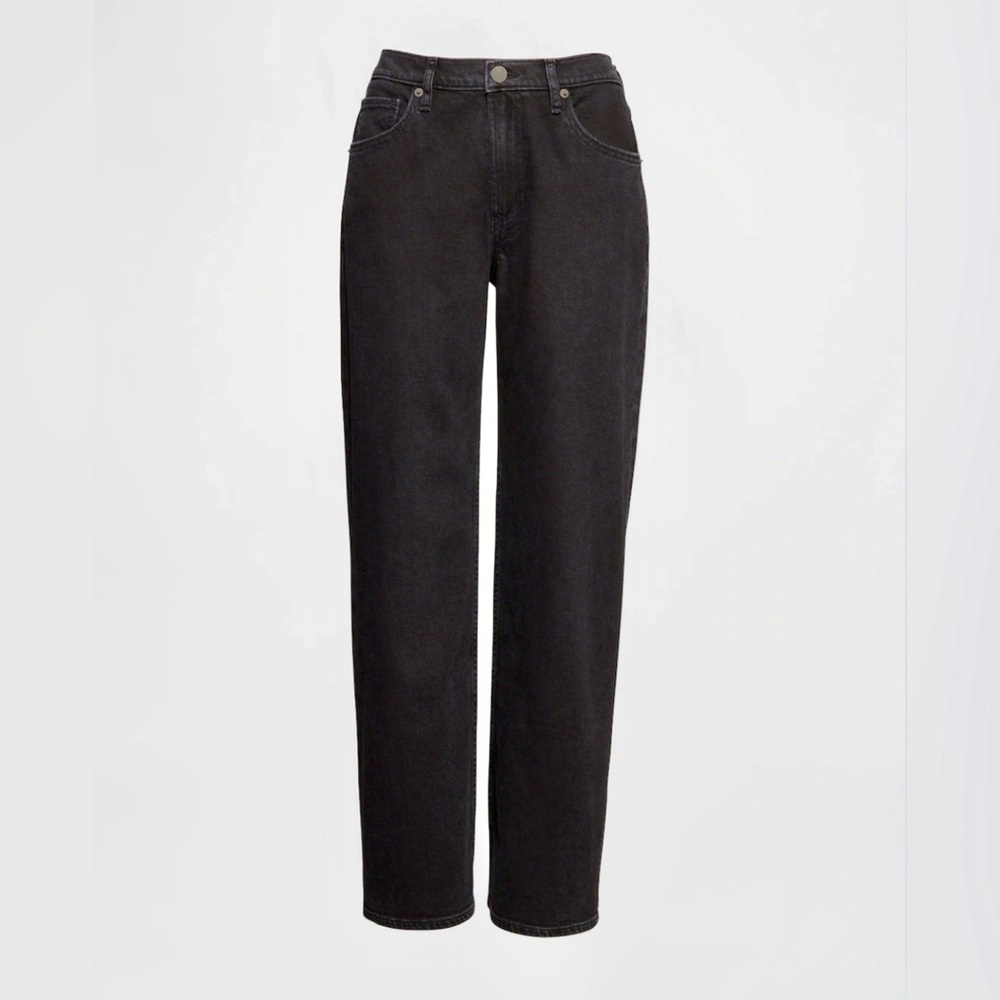 GAP Mid Rise '90s Loose Jeans
Size 27/4 regular
Washed black
Like new condition